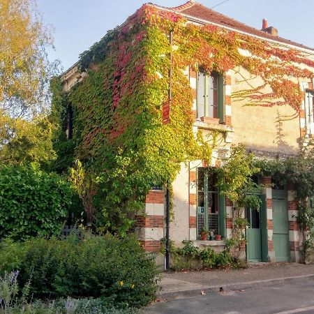 Maison d'hôtes les volets verts et sa brocante Ecueille Exterior foto