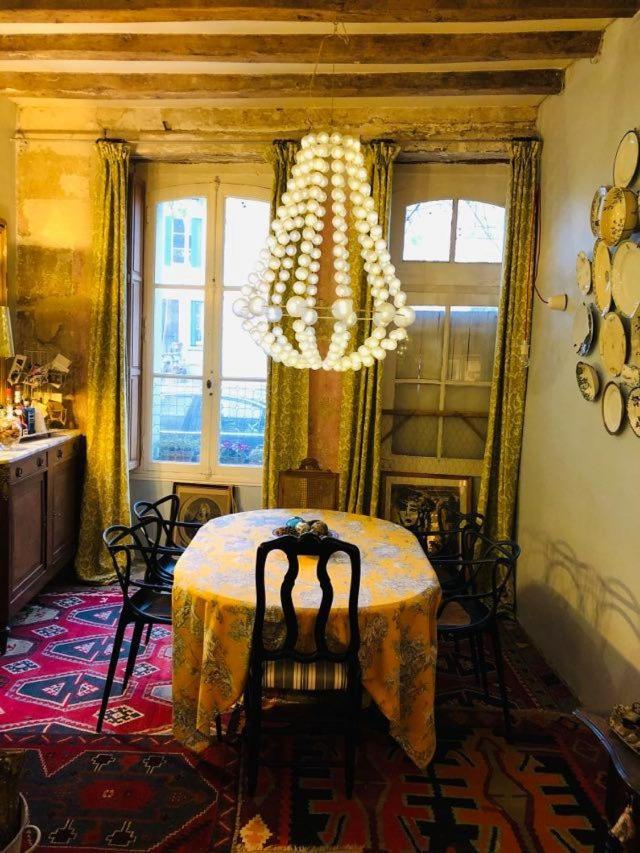 Maison d'hôtes les volets verts et sa brocante Ecueille Exterior foto