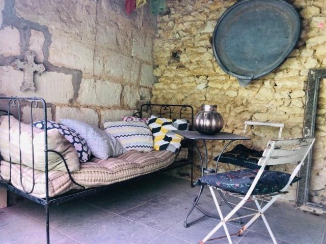 Maison d'hôtes les volets verts et sa brocante Ecueille Exterior foto