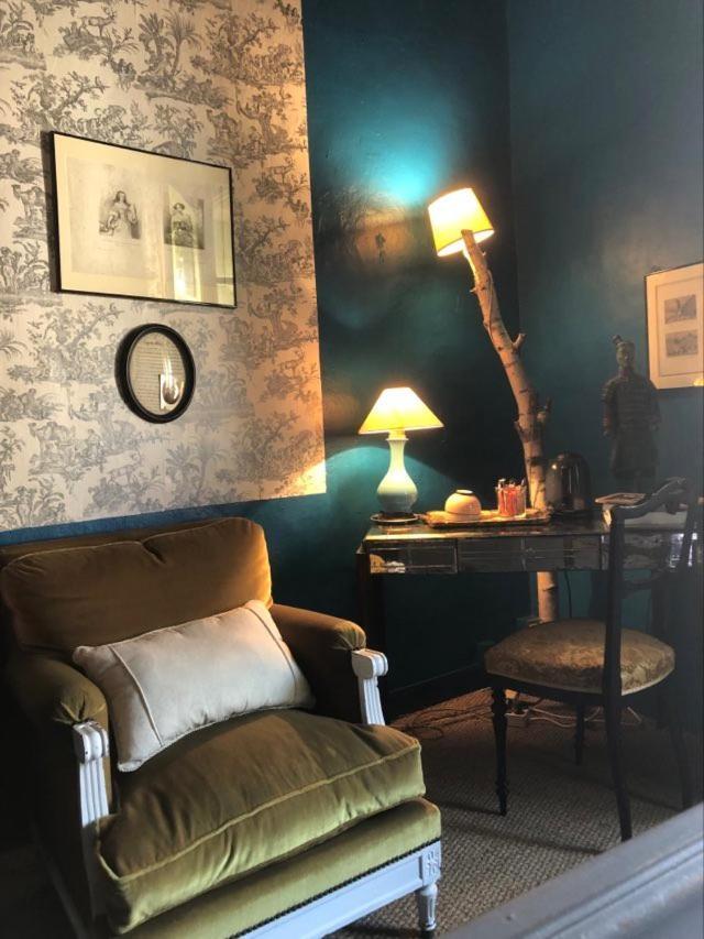 Maison d'hôtes les volets verts et sa brocante Ecueille Exterior foto