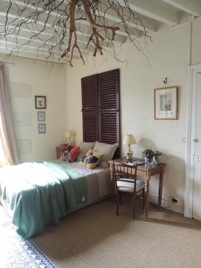 Maison d'hôtes les volets verts et sa brocante Ecueille Exterior foto