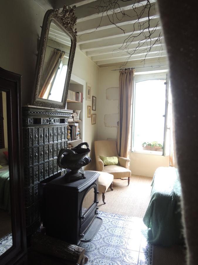 Maison d'hôtes les volets verts et sa brocante Ecueille Exterior foto